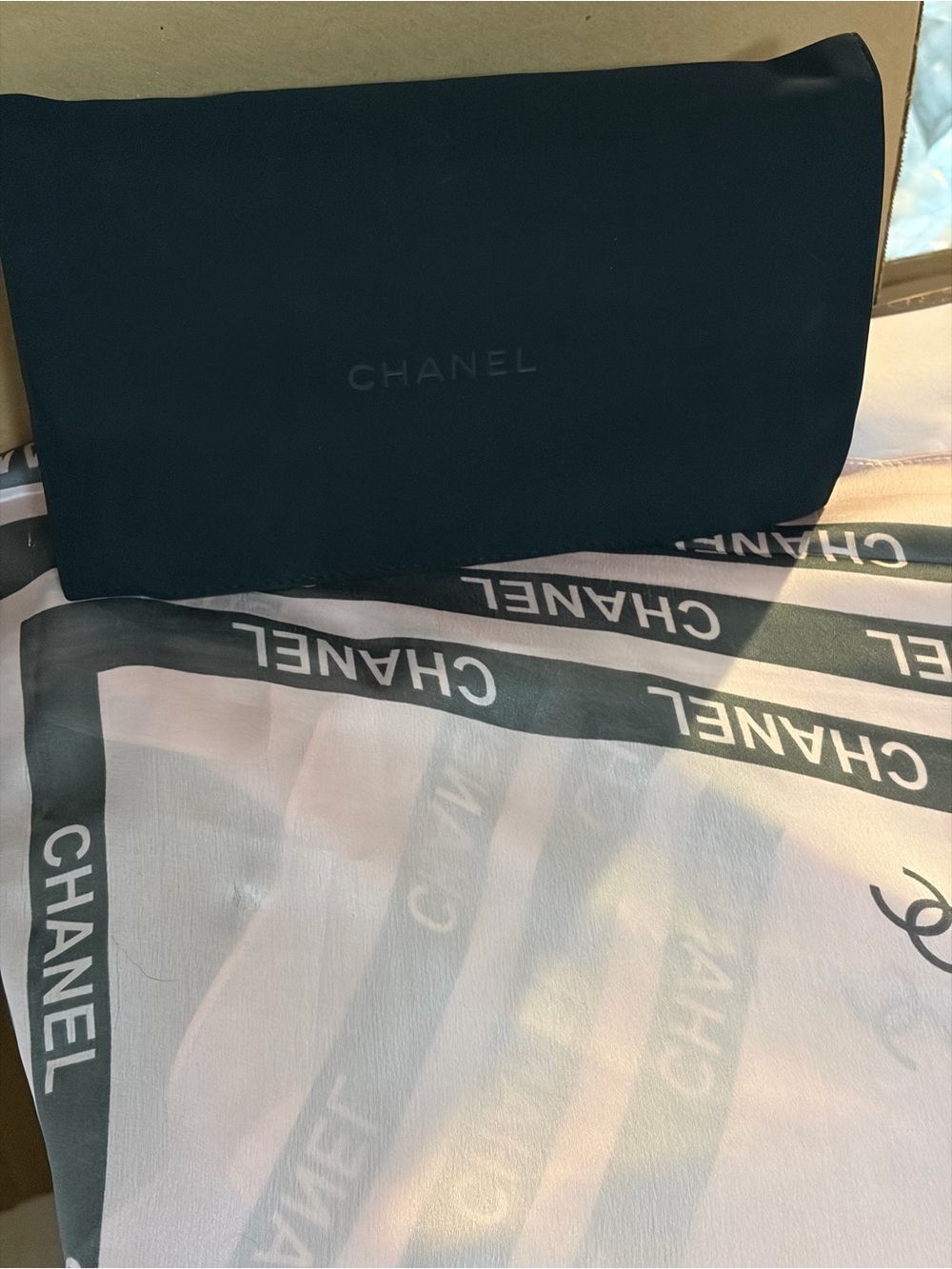 CHANEL Bi-fold Long Wallet Coco Mark Leather with Gold CC Emblem - Picture 13 of 14